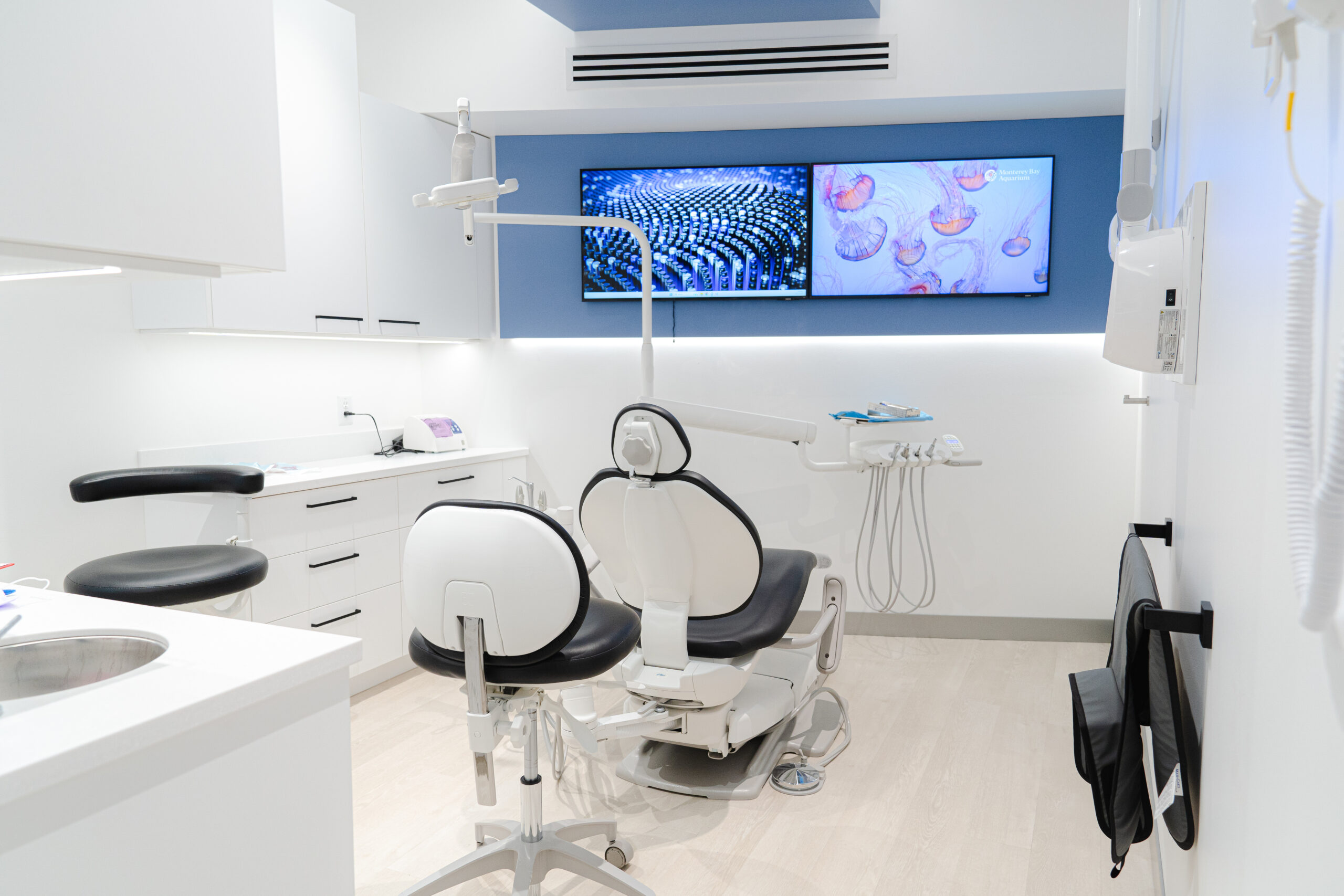 smili dental at pine centre