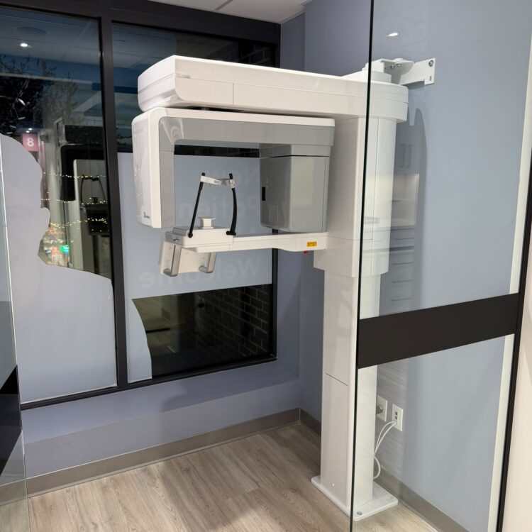 3D panoramic dental X-ray machine at Smili Dental in North Vancouver